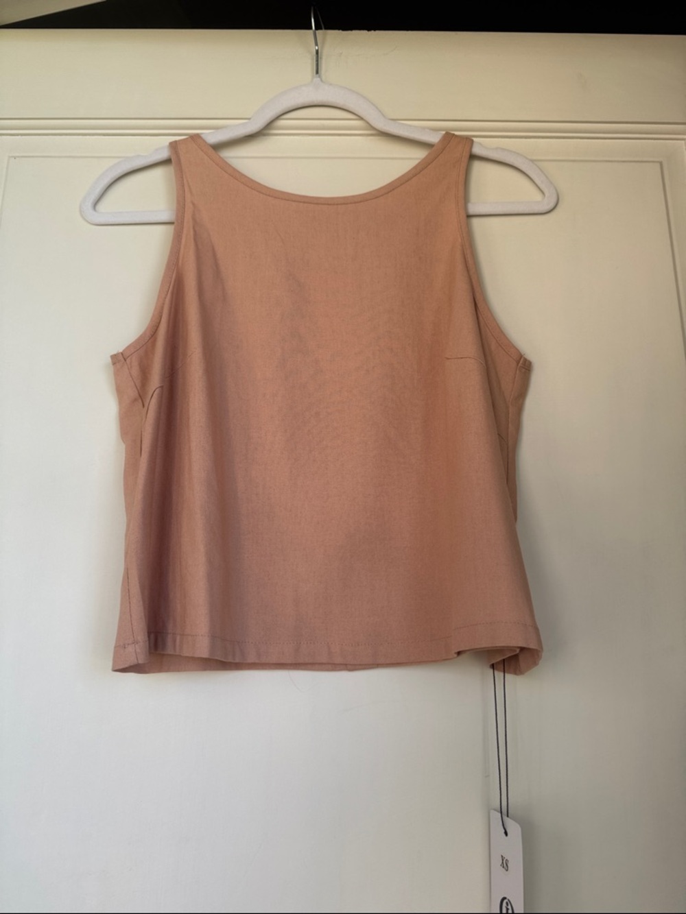 New With Tag Button back linen blend Tank Top in Dusty Rose